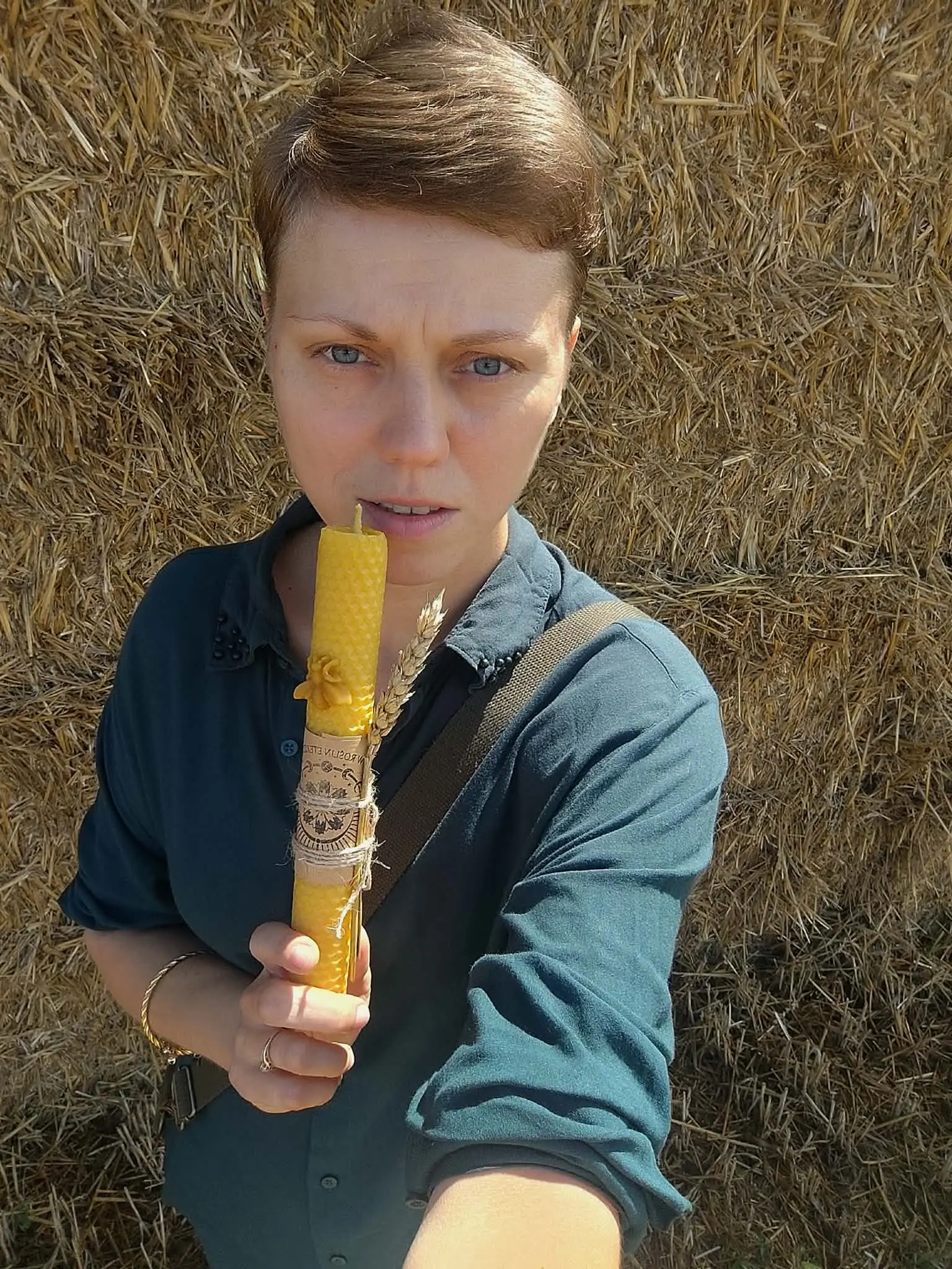 Asia ze świecą dożynkową